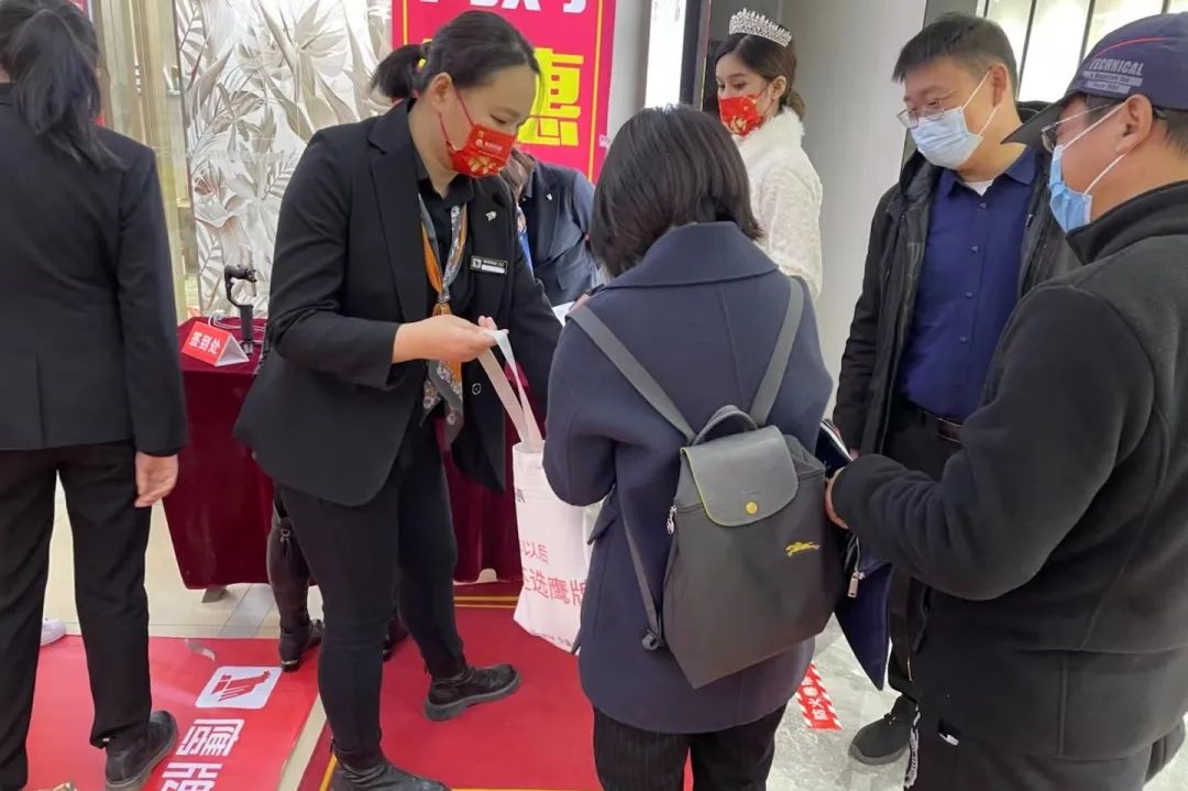 勢(shì)不可擋，鷹牌陶瓷終端布局再提速，石家莊1000㎡旗艦店盛大開業(yè)！(圖8)