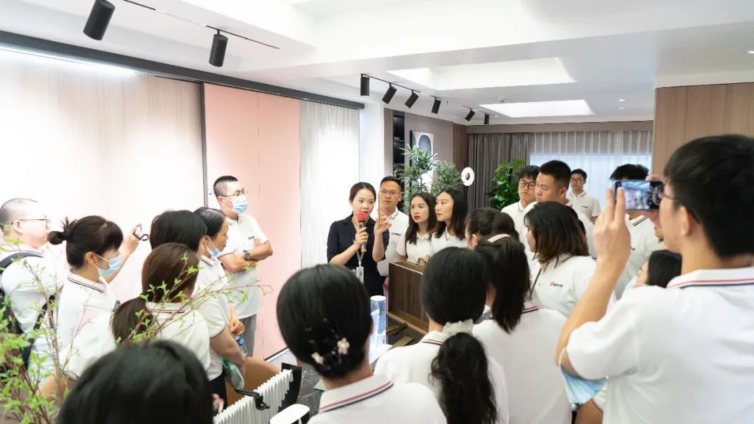 落地新戰(zhàn)略，實(shí)踐新模式，決戰(zhàn)新未來 ｜ 2022鷹牌墻地專家全國店長培訓(xùn)圓滿收官！(圖7)