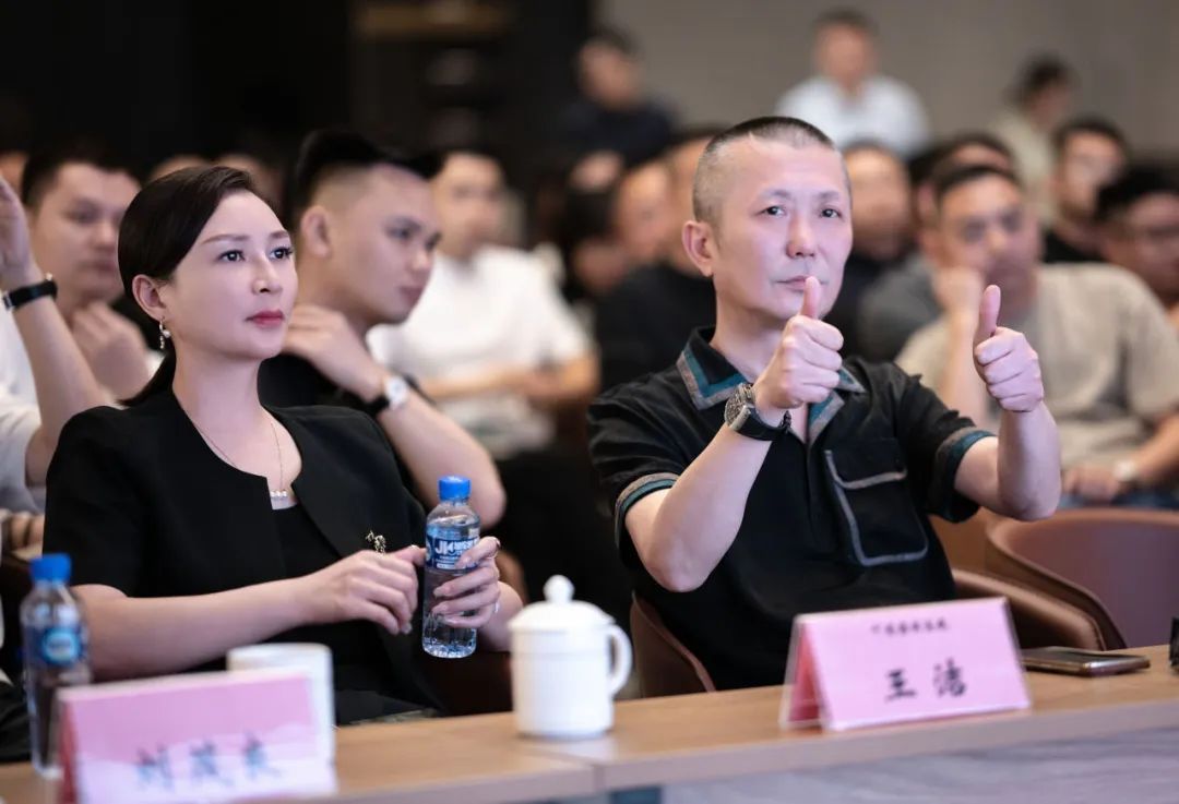 強(qiáng)強(qiáng)聯(lián)合｜鷹牌陶瓷&千思裝飾戰(zhàn)略合作，共繪家居新未來(lái)(圖7)