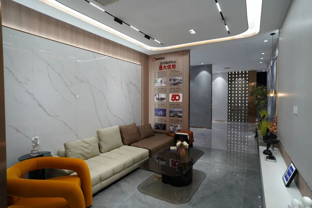 鷹牌50周年 門店風(fēng)采｜四川夾江鷹牌旗艦店，為品質(zhì)之家打造新典范！(圖12)